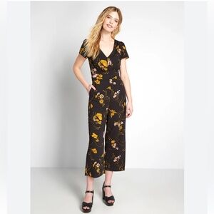 PLUS SIZE MODCLOTH VINTAGE STYLE EVERYTHING‎ & MORE BLACK FLORAL ROMPER JUMPSUIT